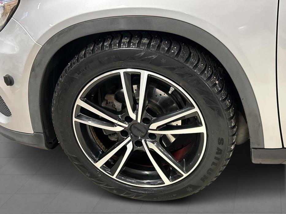 MERCEDES-BENZ GLA 2015