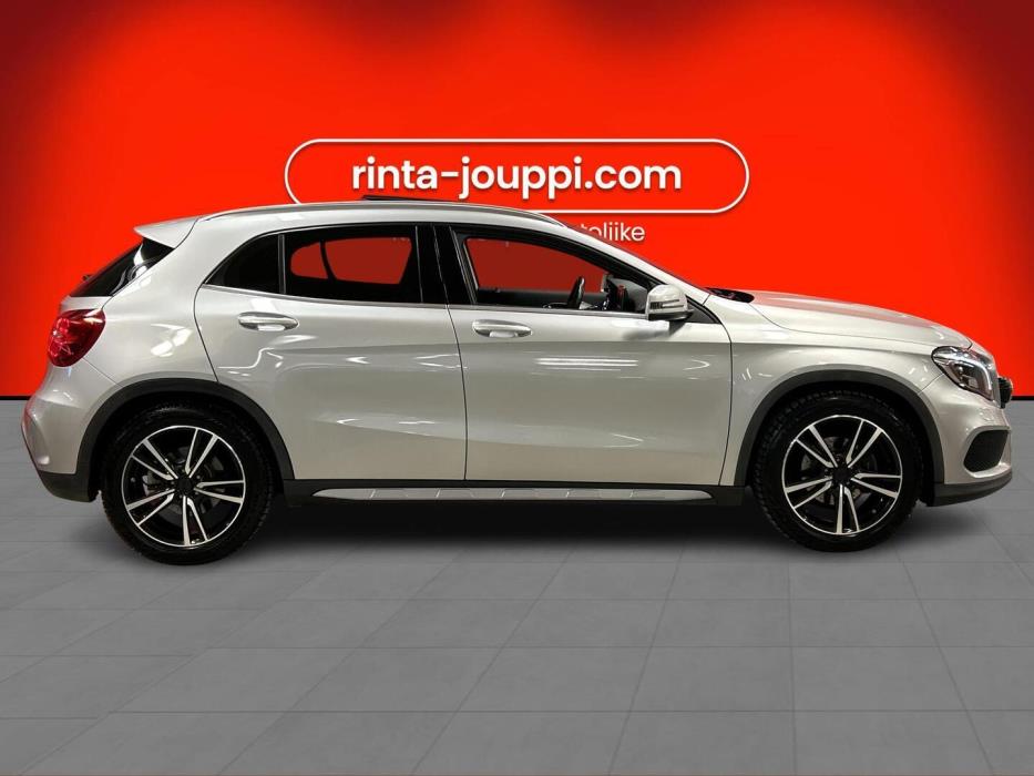 MERCEDES-BENZ GLA 2015