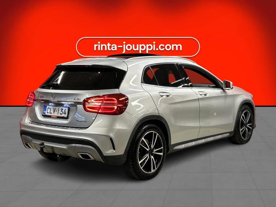 MERCEDES-BENZ GLA 2015