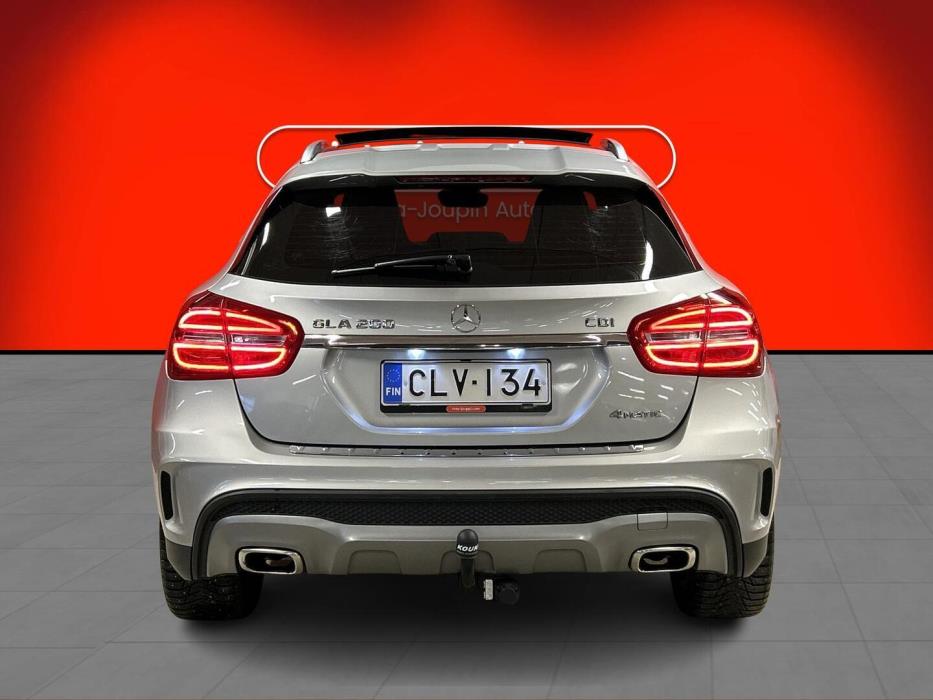 MERCEDES-BENZ GLA 2015