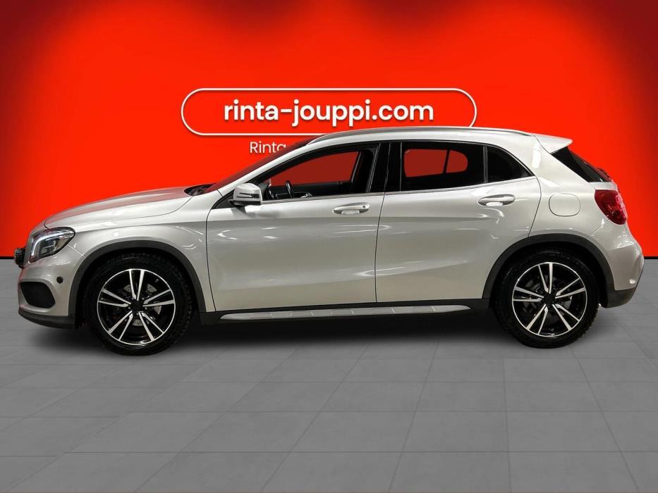 MERCEDES-BENZ GLA 2015