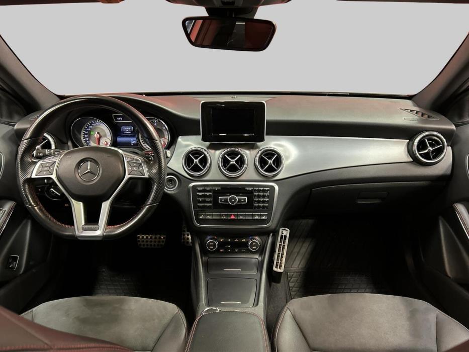 MERCEDES-BENZ GLA 2015