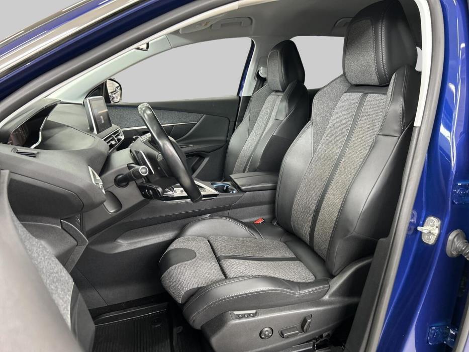 PEUGEOT 3008 2019