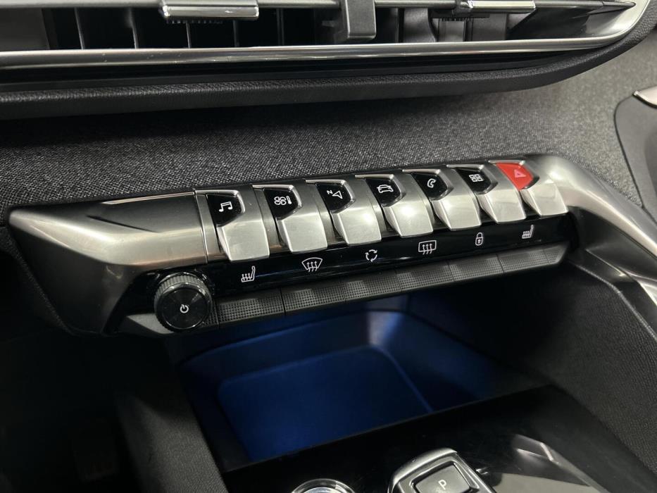 PEUGEOT 3008 2019