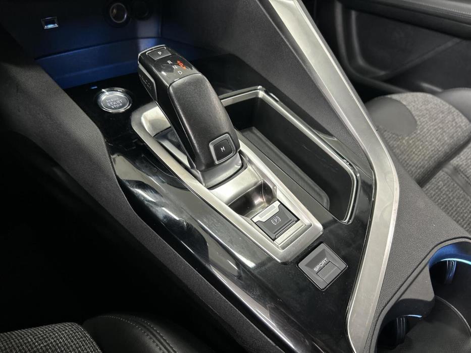 PEUGEOT 3008 2019