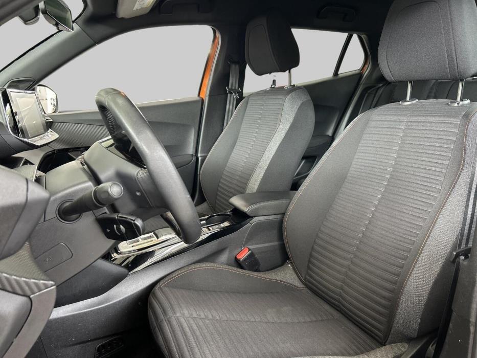 PEUGEOT e-2008 2023