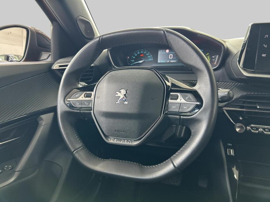 PEUGEOT e-2008 2023