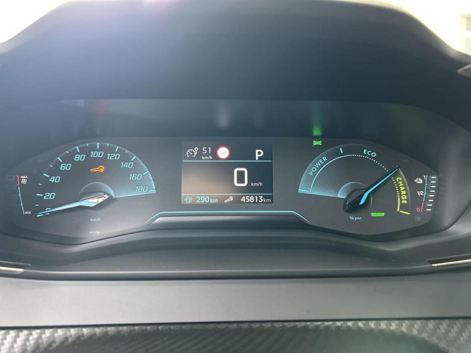 PEUGEOT e-2008 2023