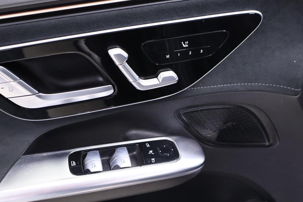 MERCEDES-BENZ EQE 2023