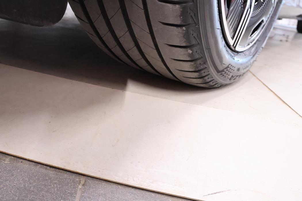 MERCEDES-BENZ EQE 2023