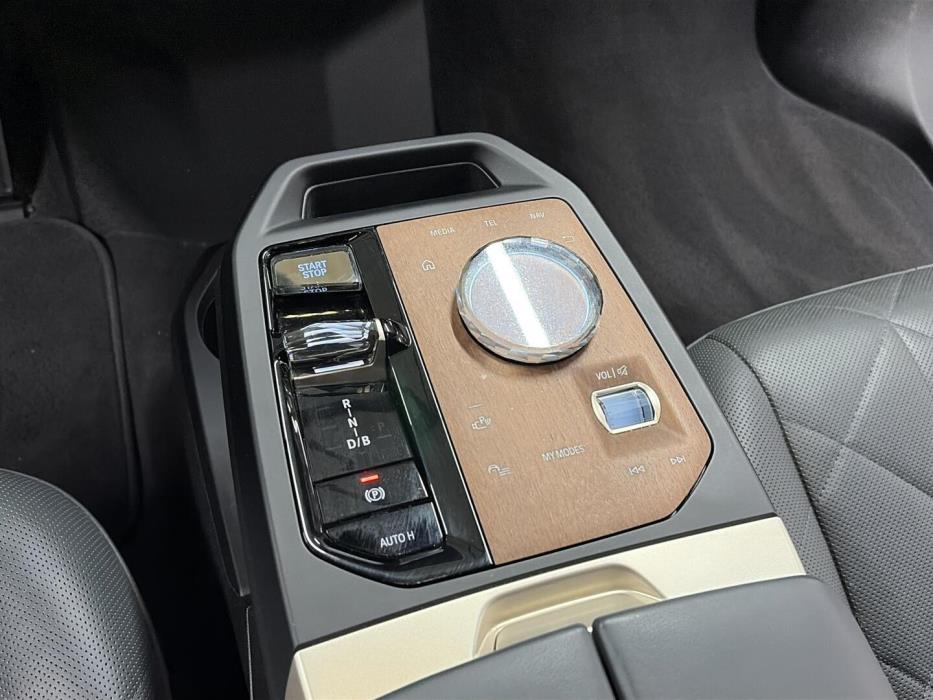 BMW IX 2022