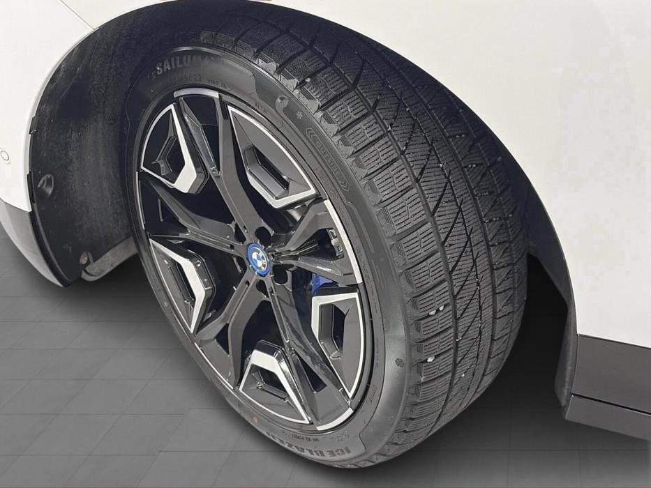 BMW IX 2022