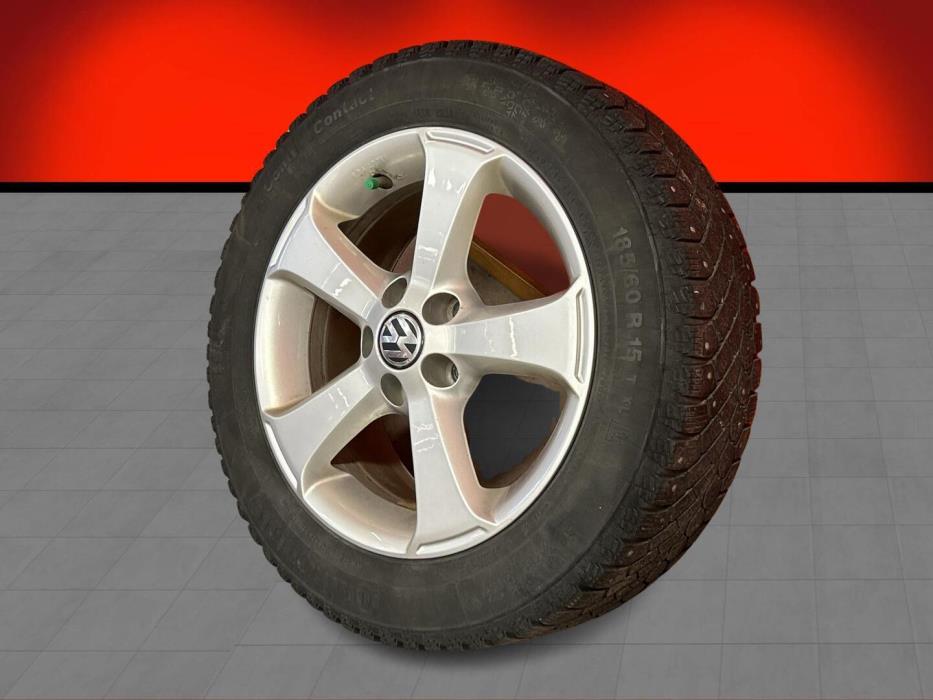 VOLKSWAGEN Polo 2015