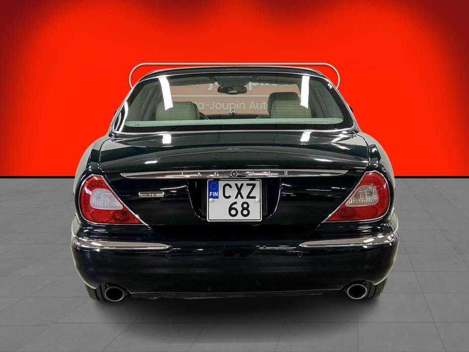JAGUAR XJ8 2004