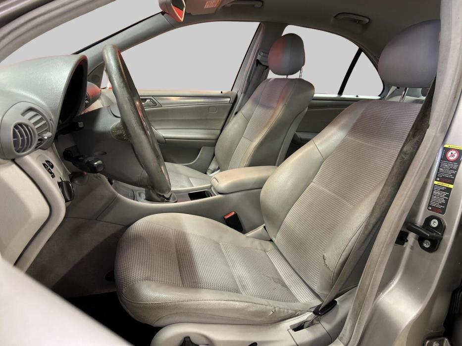 MERCEDES-BENZ C 2005