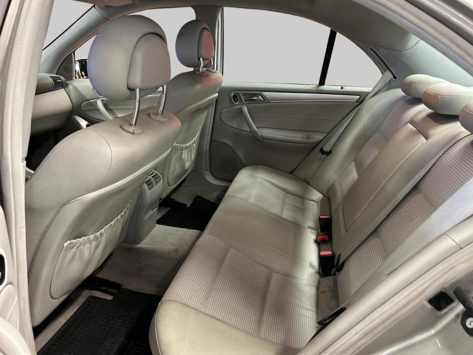 MERCEDES-BENZ C 2005