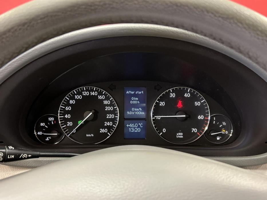 MERCEDES-BENZ C 2005