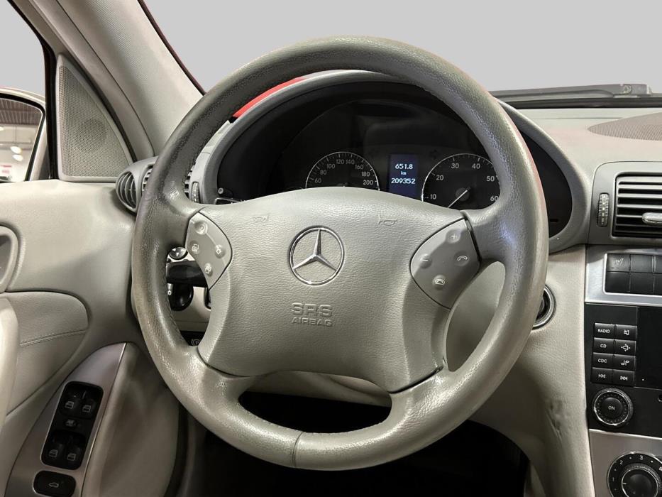 MERCEDES-BENZ C 2005