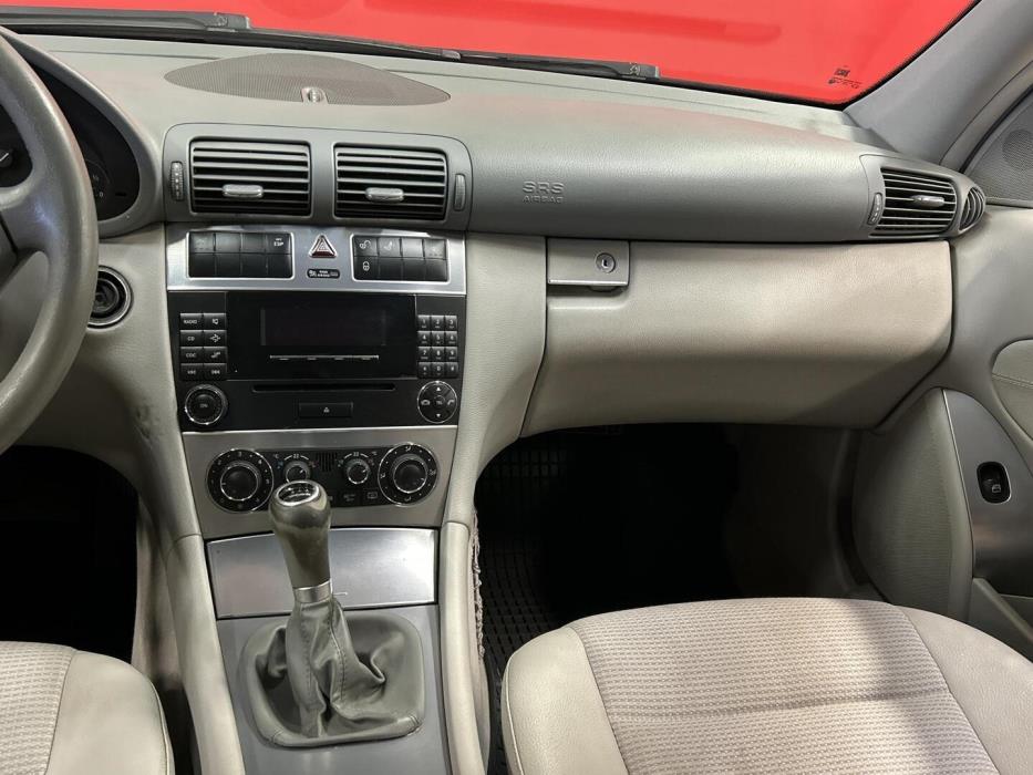 MERCEDES-BENZ C 2005