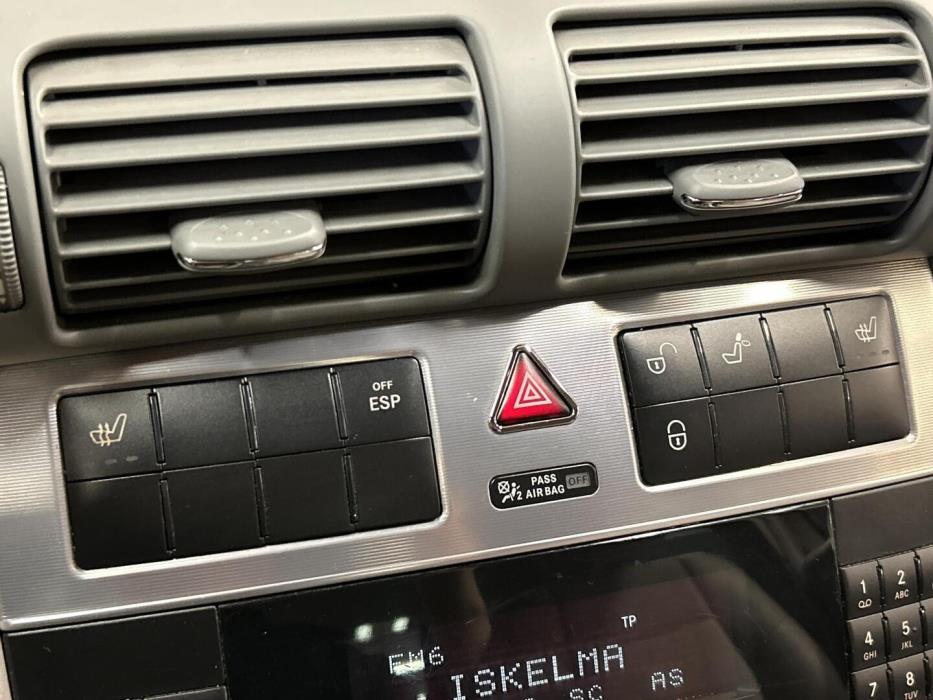 MERCEDES-BENZ C 2005