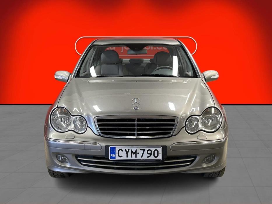 MERCEDES-BENZ C 2005