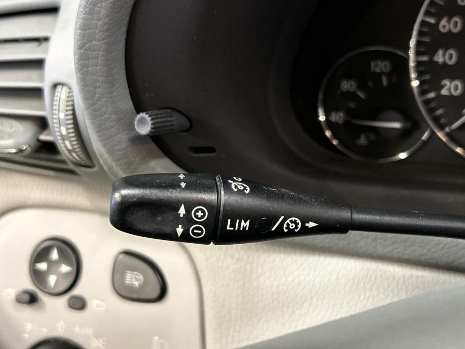 MERCEDES-BENZ C 2005