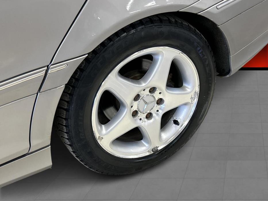 MERCEDES-BENZ C 2005