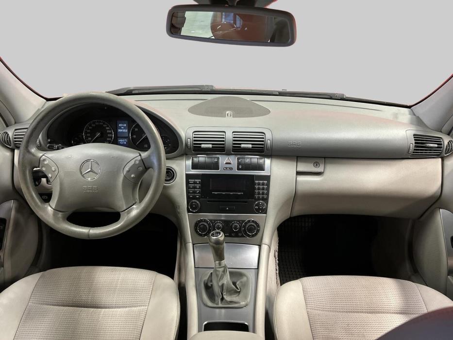 MERCEDES-BENZ C 2005