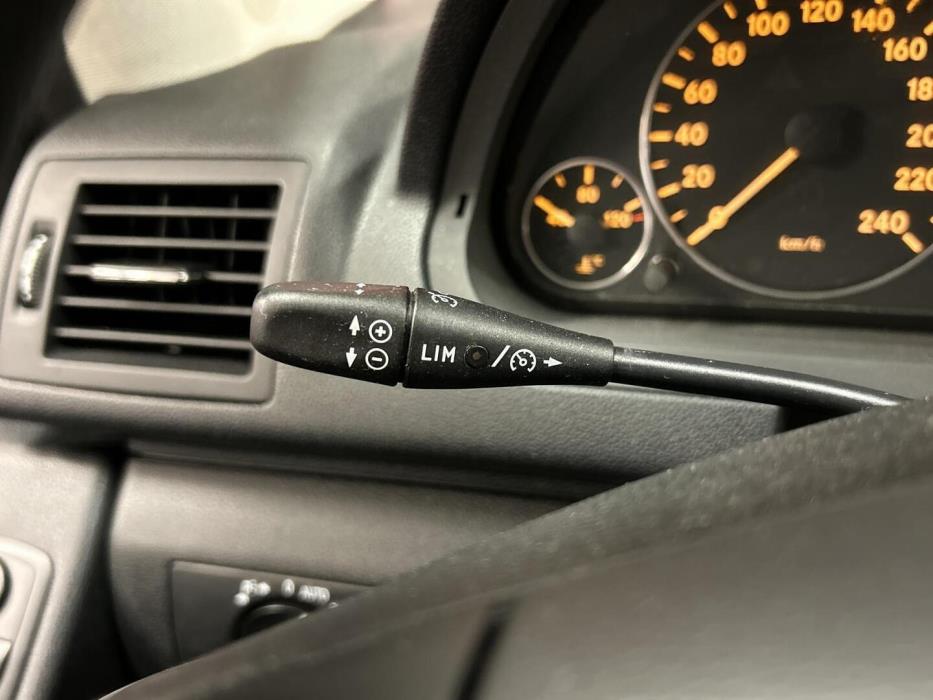 MERCEDES-BENZ A 2010