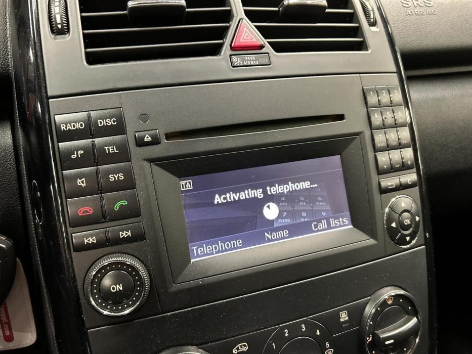 MERCEDES-BENZ A 2010