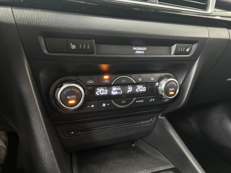 MAZDA Mazda3 2013