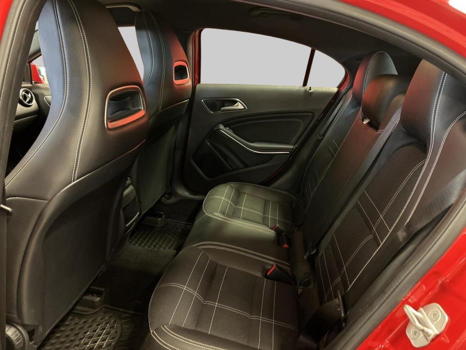 MERCEDES-BENZ A 2014