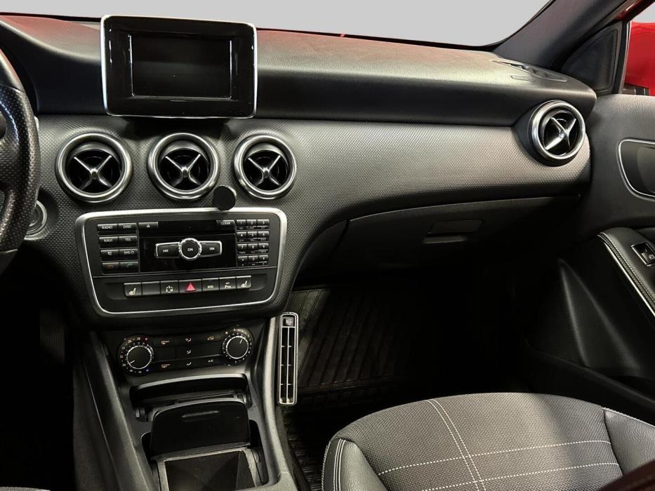 MERCEDES-BENZ A 2014