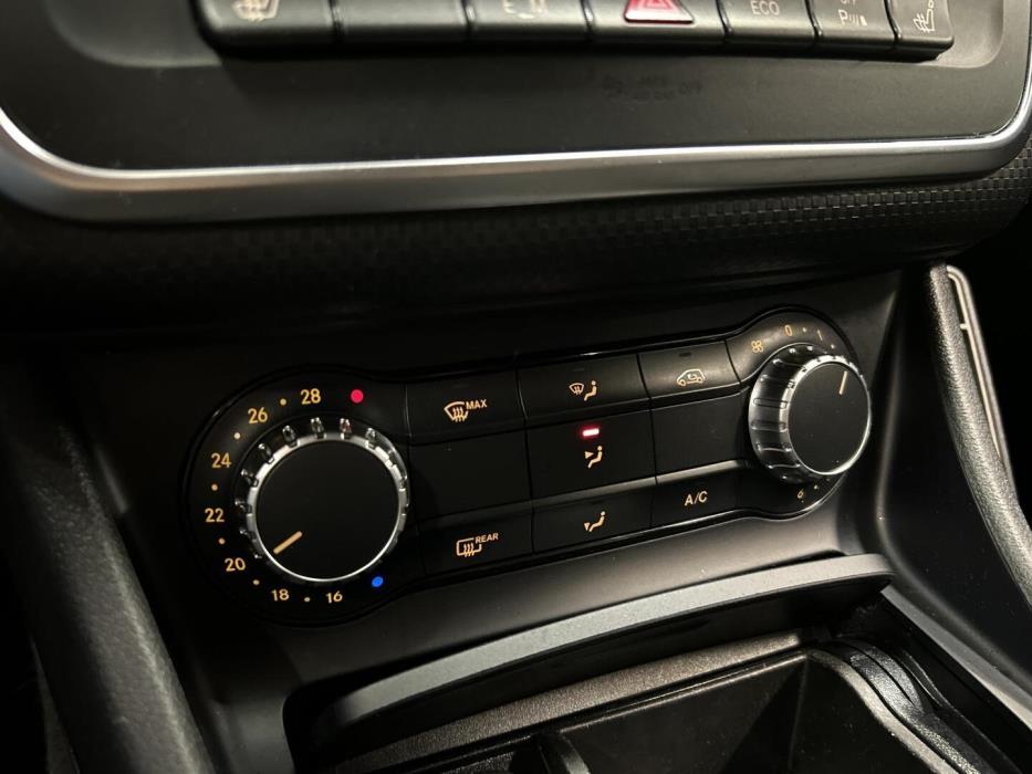 MERCEDES-BENZ A 2014