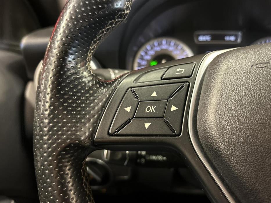 MERCEDES-BENZ A 2014