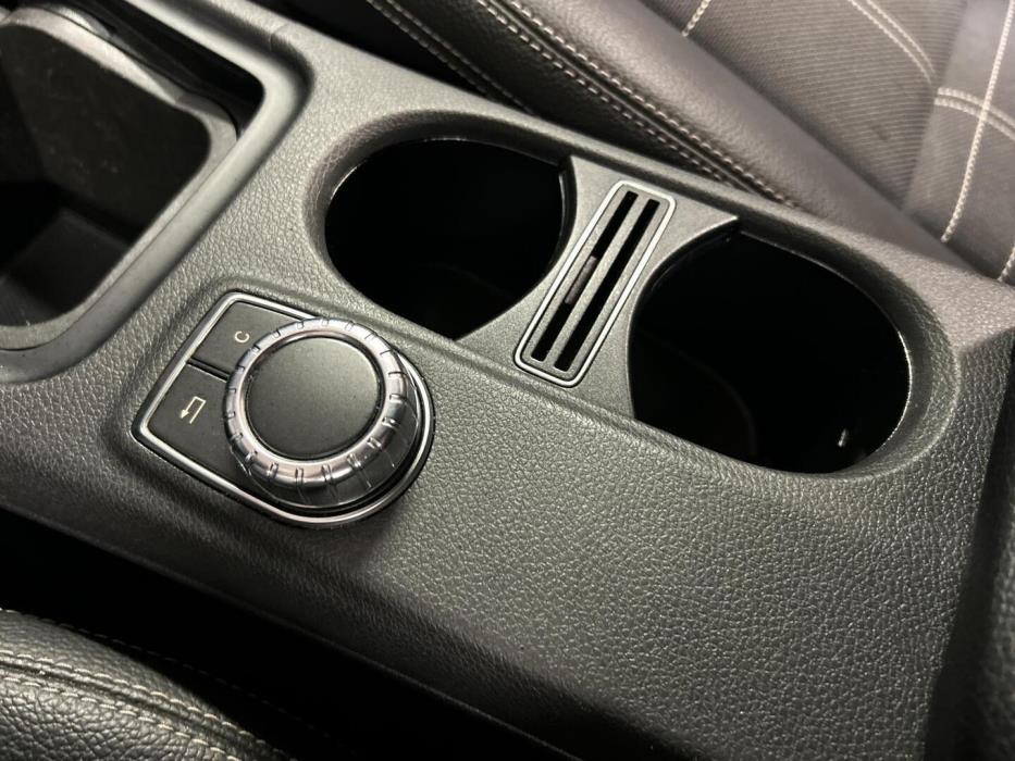 MERCEDES-BENZ A 2014