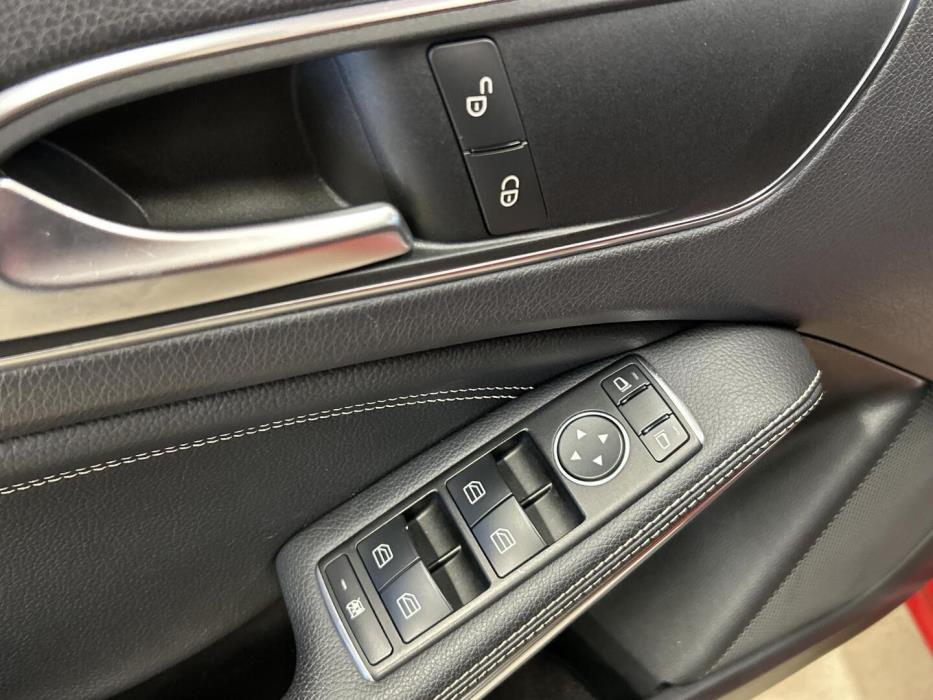 MERCEDES-BENZ A 2014