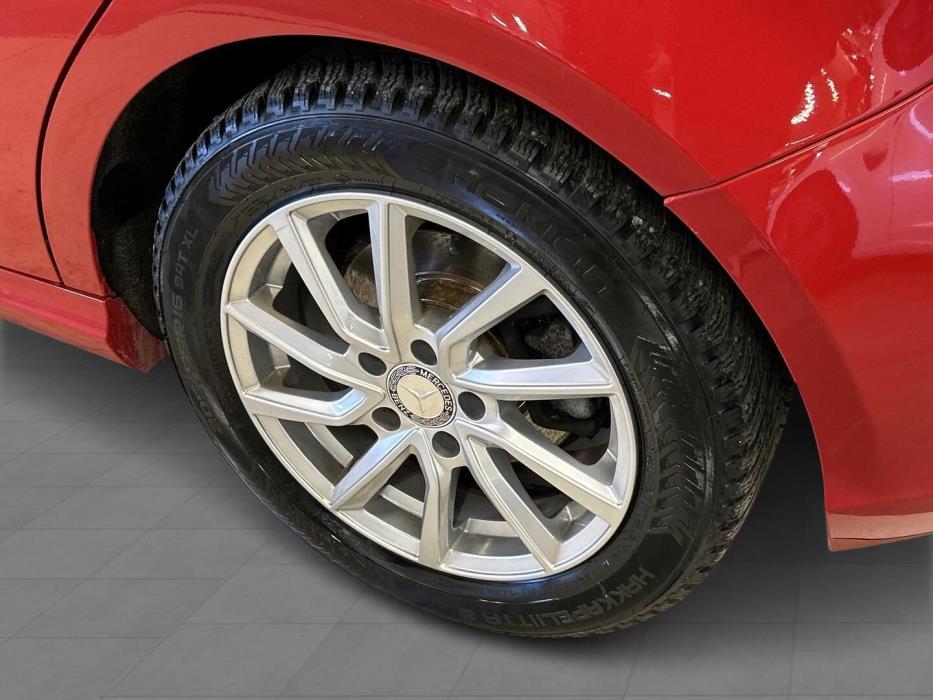 MERCEDES-BENZ A 2014