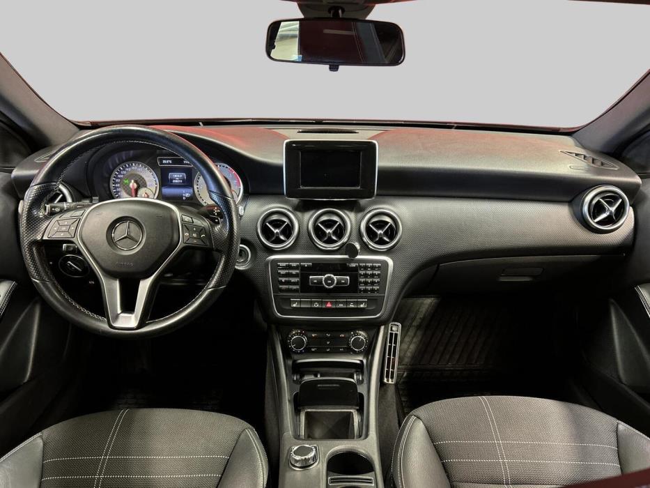 MERCEDES-BENZ A 2014
