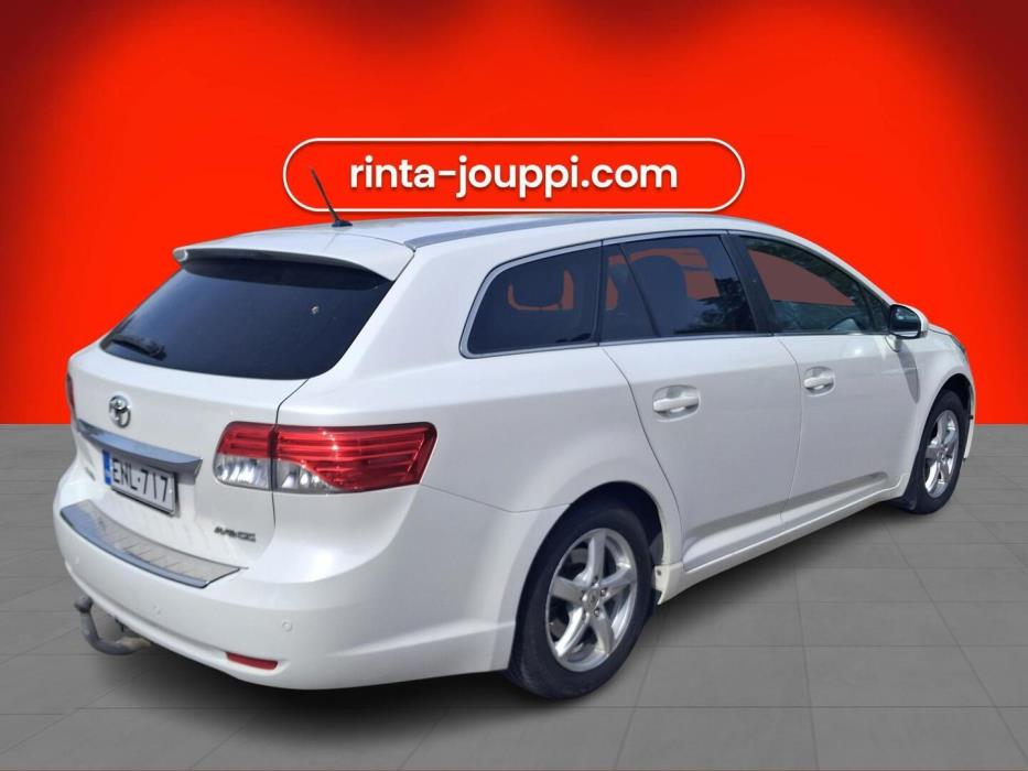 TOYOTA Avensis 2015