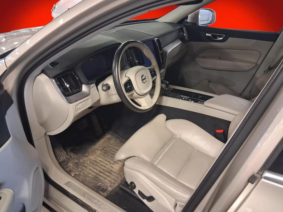 VOLVO XC60 2018