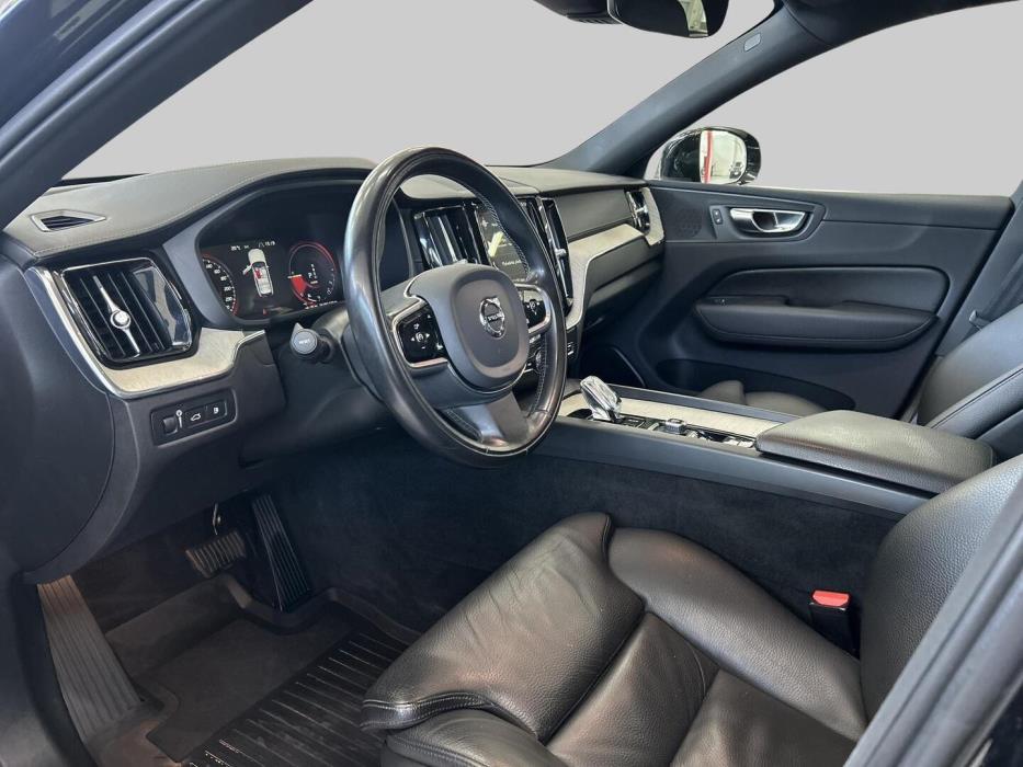 VOLVO XC60 2020