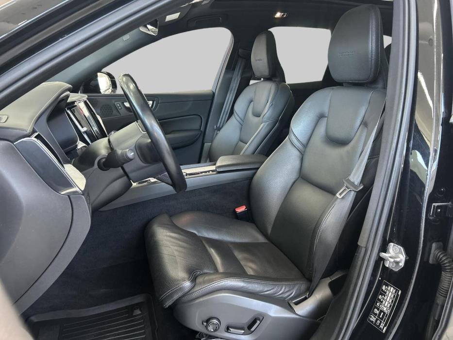 VOLVO XC60 2020