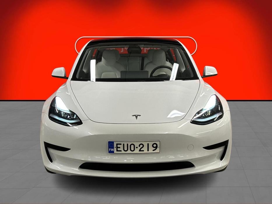 TESLA MODEL 3 2023