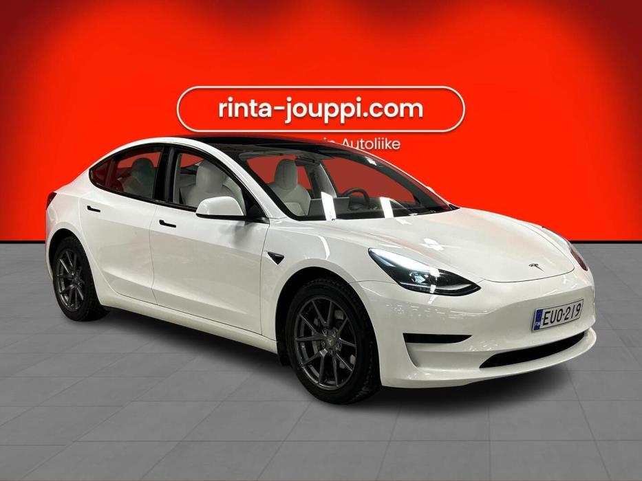 TESLA MODEL 3 2023