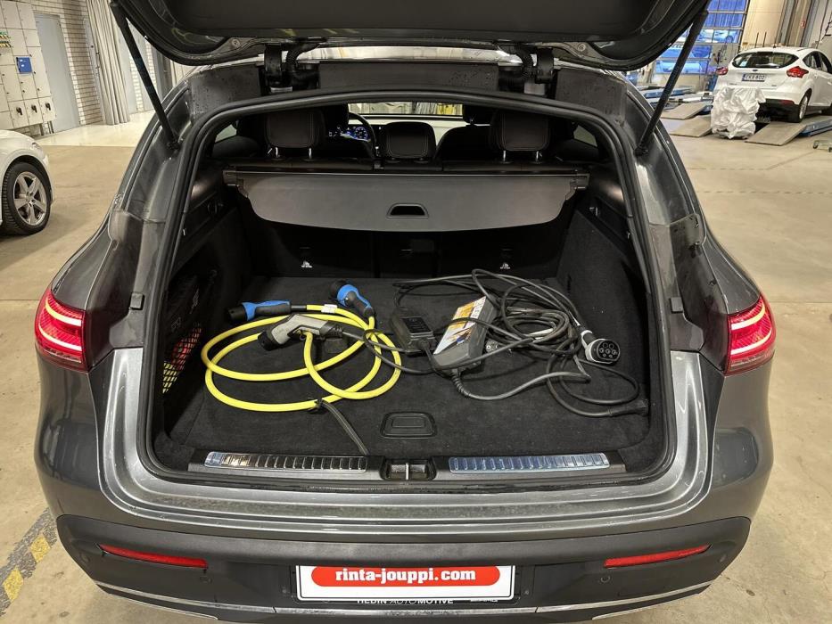 MERCEDES-BENZ EQC 2022