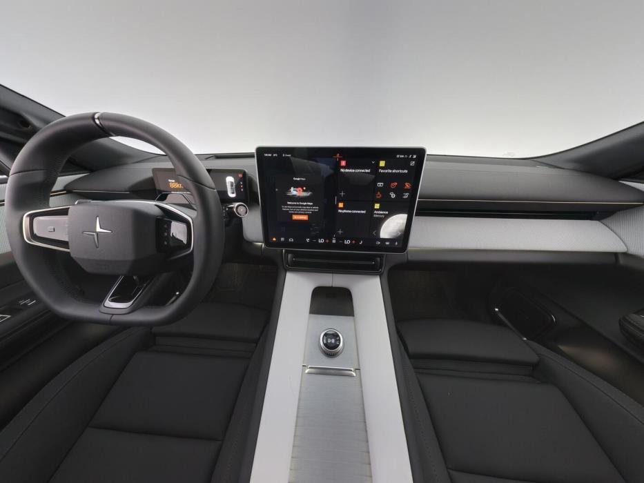 POLESTAR 4 2025