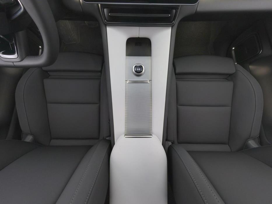 POLESTAR 4 2025
