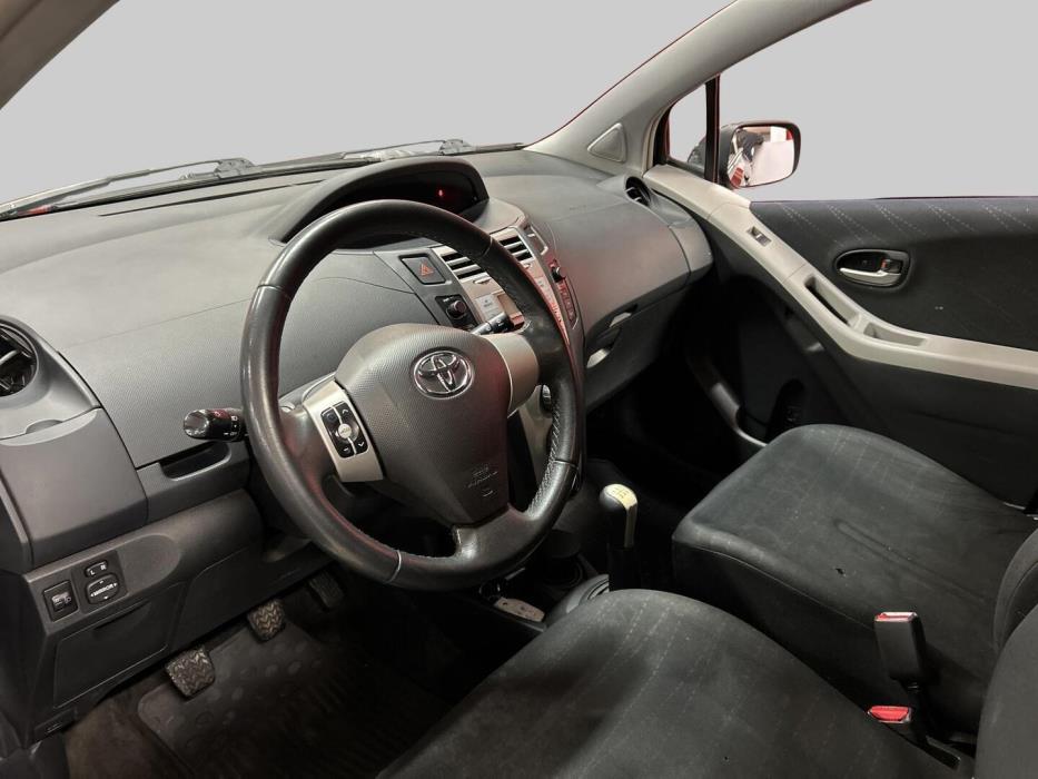 TOYOTA Yaris 2008