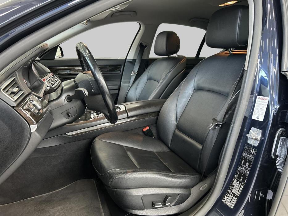 BMW 740 2012